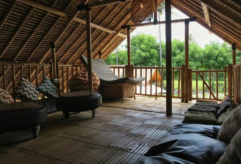 هتل Captain Goodtimes