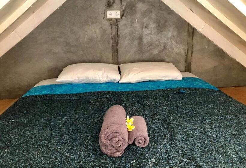 هتل Captain Goodtimes