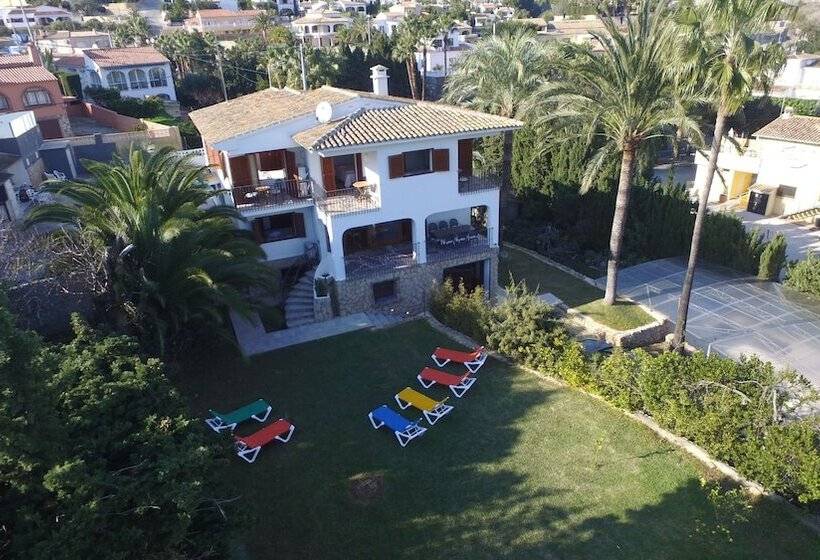 Only 100m To The Beach! Spacious Villa With Private Pool   12 People