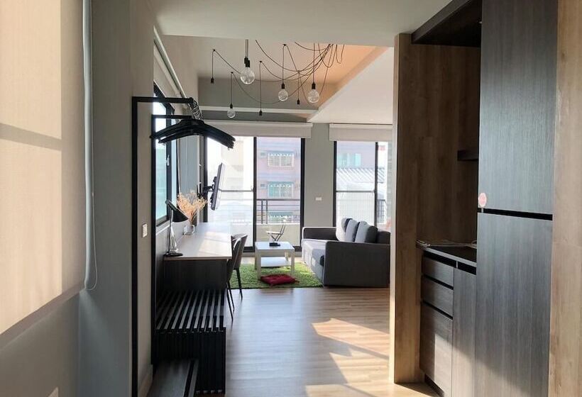 پانسیون Lea's Apartment A