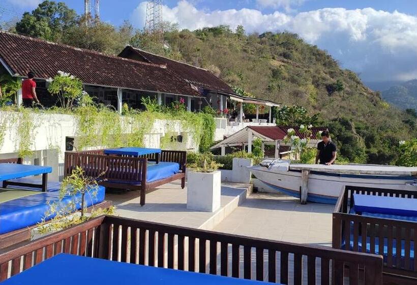پانسیون Waenis Sunset View Hotel And Restaurant, Amed, Bali
