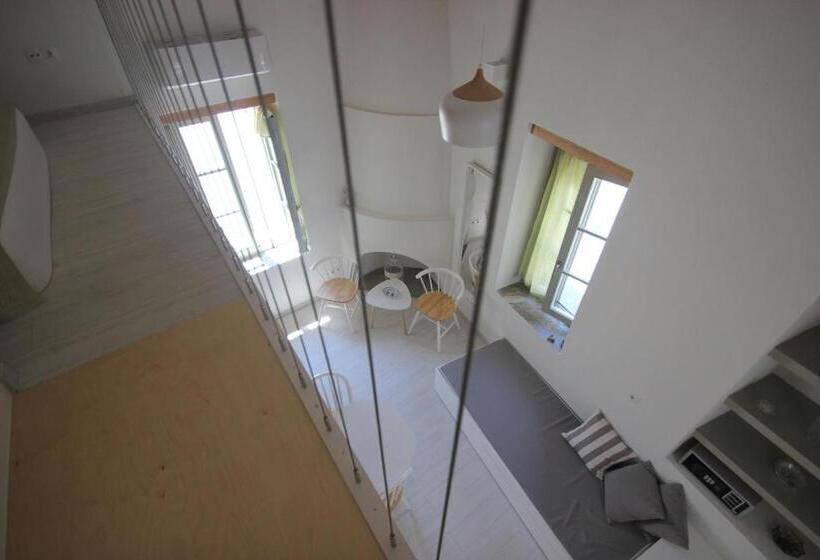 تختخواب و صبحانه L Anima Boutique Suites