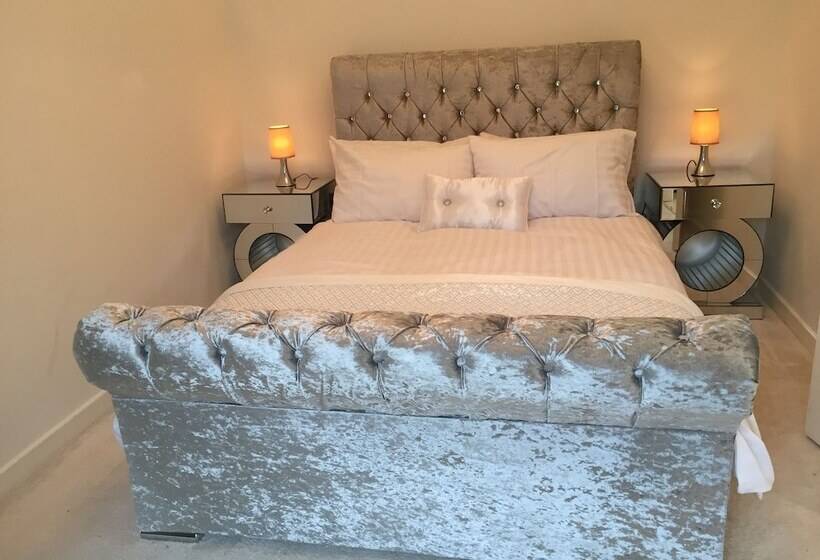 Weybridge Home