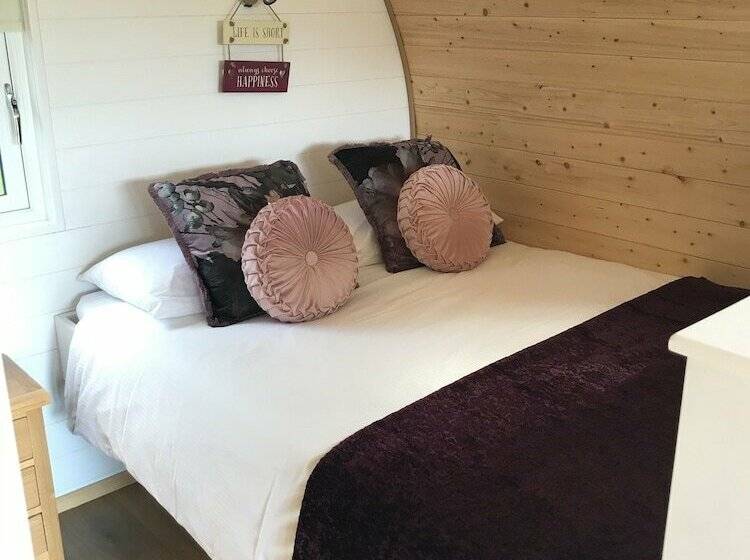 Отель Southwell Retreat Glamping Pods
