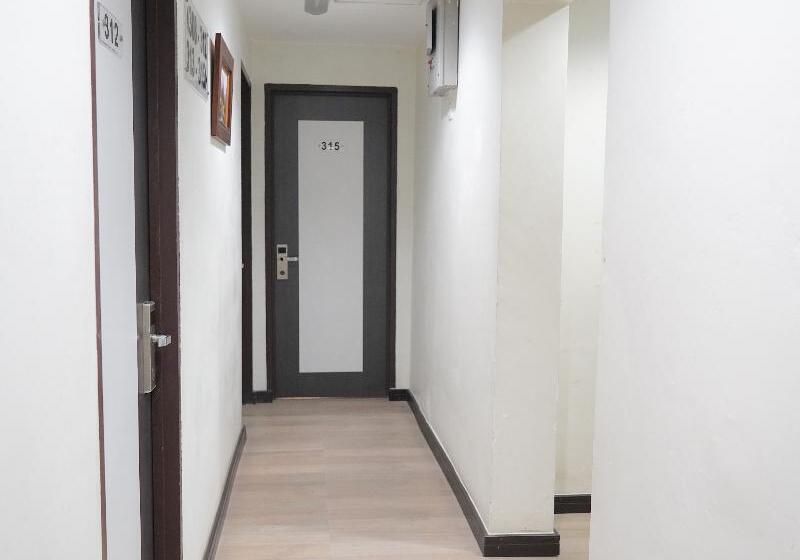 هتل Utama Inn By Oyo Rooms