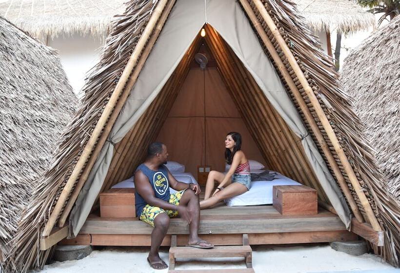 Mad Monkey Gili Trawangan   Hostel