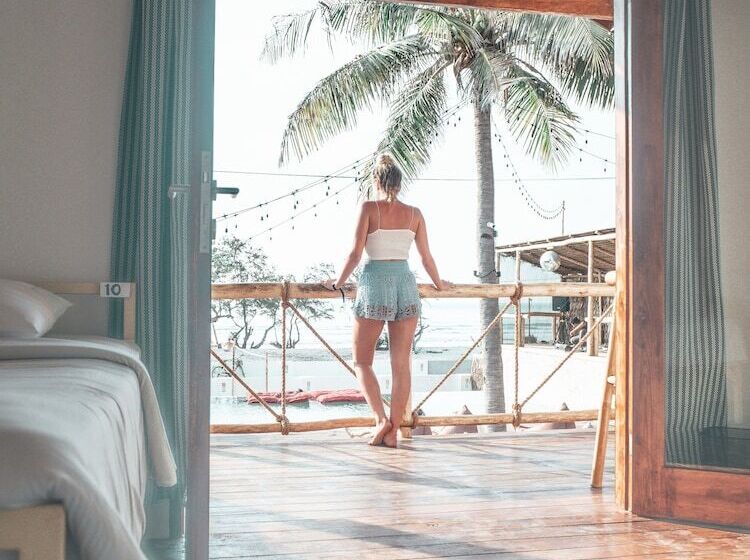 Mad Monkey Gili Trawangan   Hostel