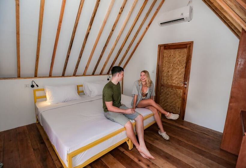 Mad Monkey Gili Trawangan   Hostel