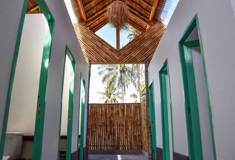Mad Monkey Gili Trawangan   Hostel
