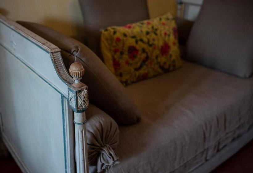 بنسيون Commanderie De Peyrassol