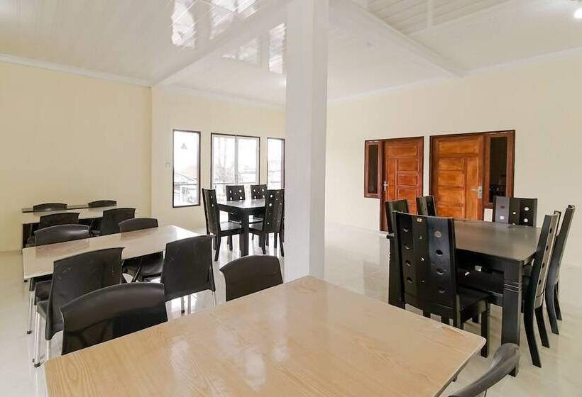 پانسیون Reddoorz Near Tahura Berastagi