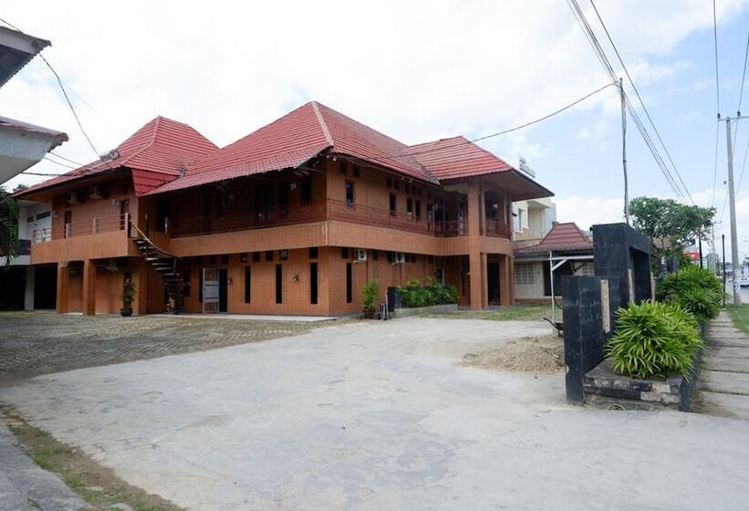 펜션 Reddoorz Plus At Hotel Srikandi Kendari