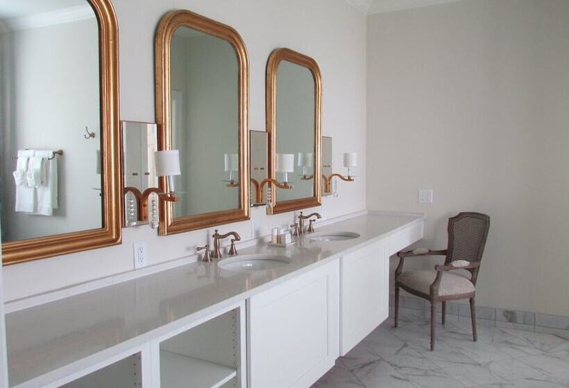 مبيت وإفطار Azaleana Manor