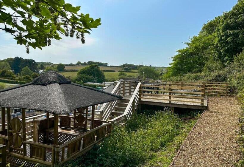 فندق Calloose Holiday Park
