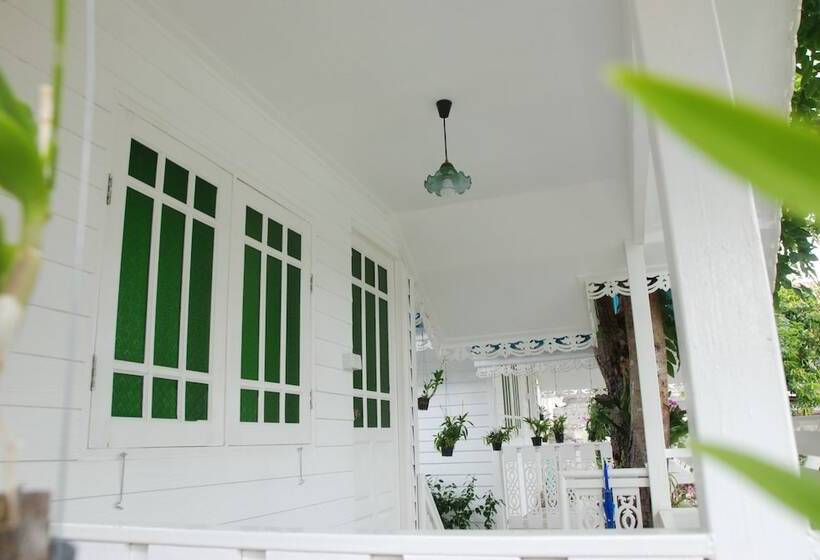 هتل Baan Luang Harn Guesthouse