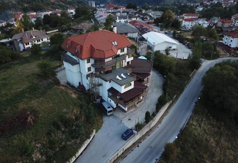 Hotell семеен хотел кристал