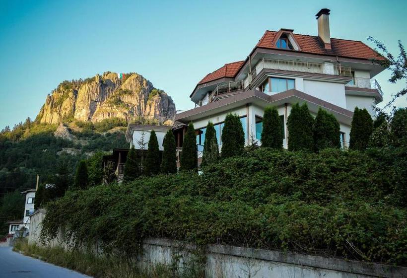 Hotell семеен хотел кристал