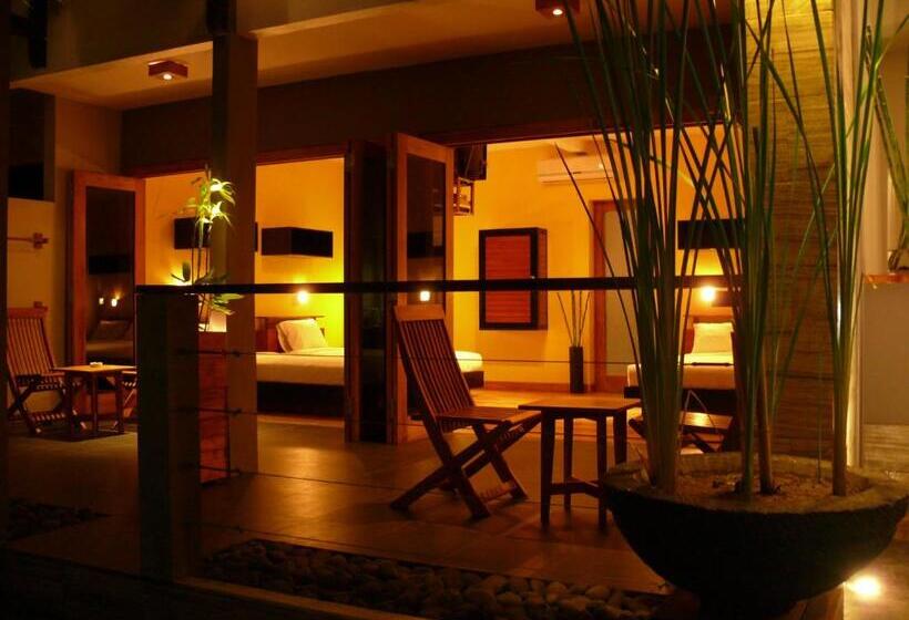 هتل Javacove Beach