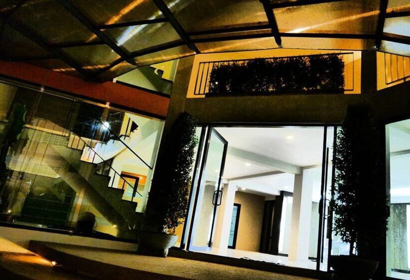 فندق T3 House