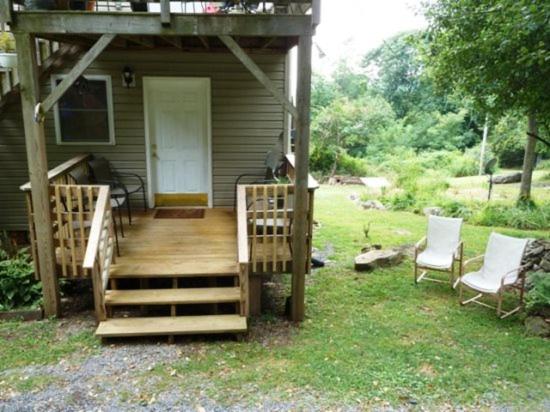 Mountain_roots_lodging