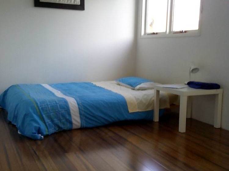 بنسيون Charles Rooms Guesthouse