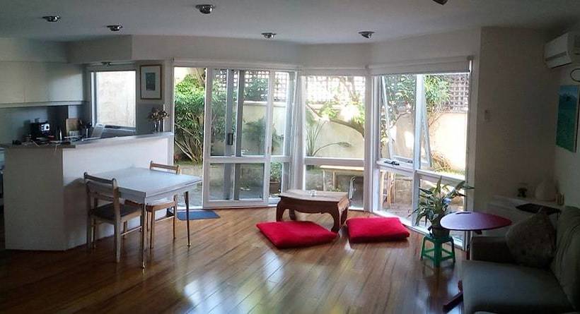 بنسيون Charles Rooms Guesthouse