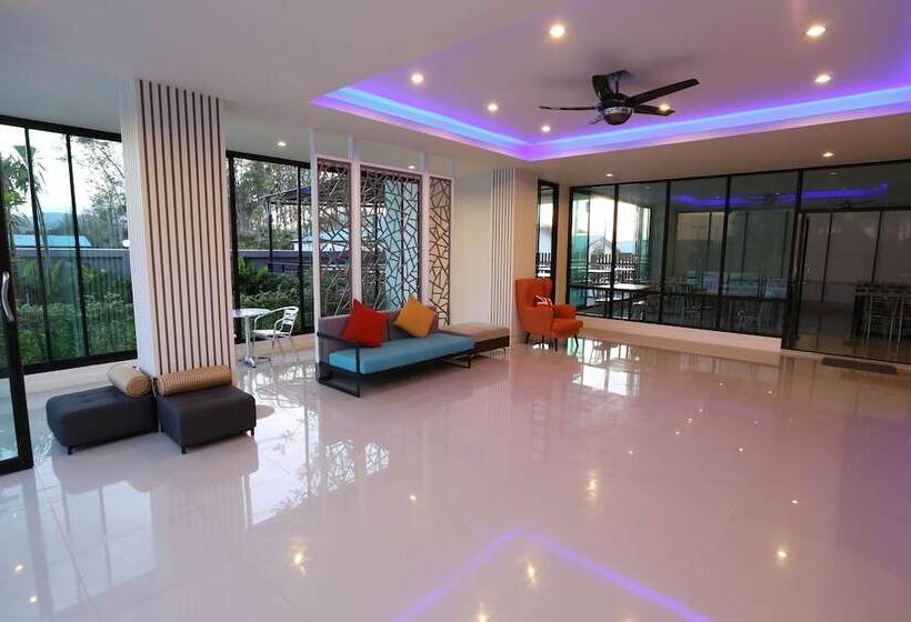 Отель S4 Nai Yang Beach Near Phuket Airport