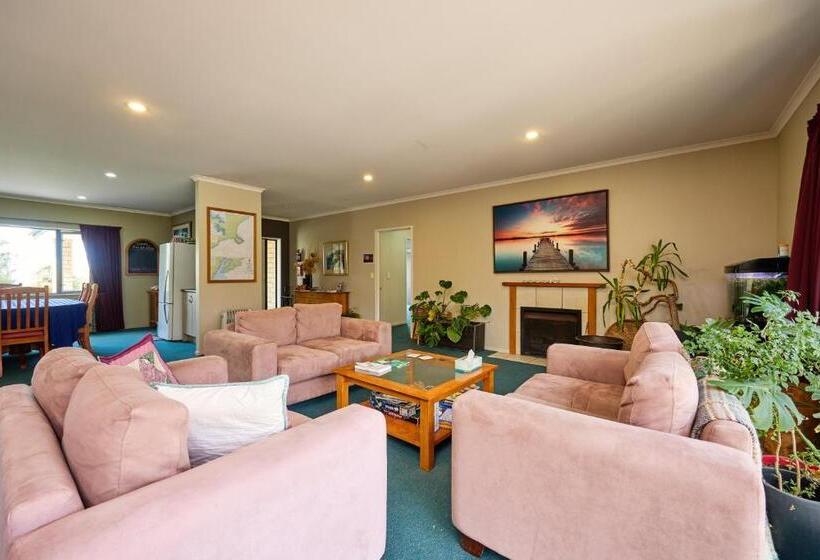 هتل Awatea Country Bed & Breakfast