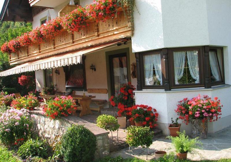 هتل Landhaus Weiß