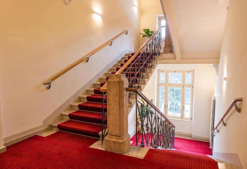 פנסיון Guesthouse   Cultural Center Gustav Mahler