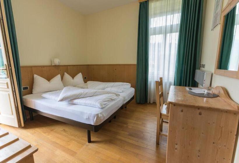 פנסיון Guesthouse   Cultural Center Gustav Mahler