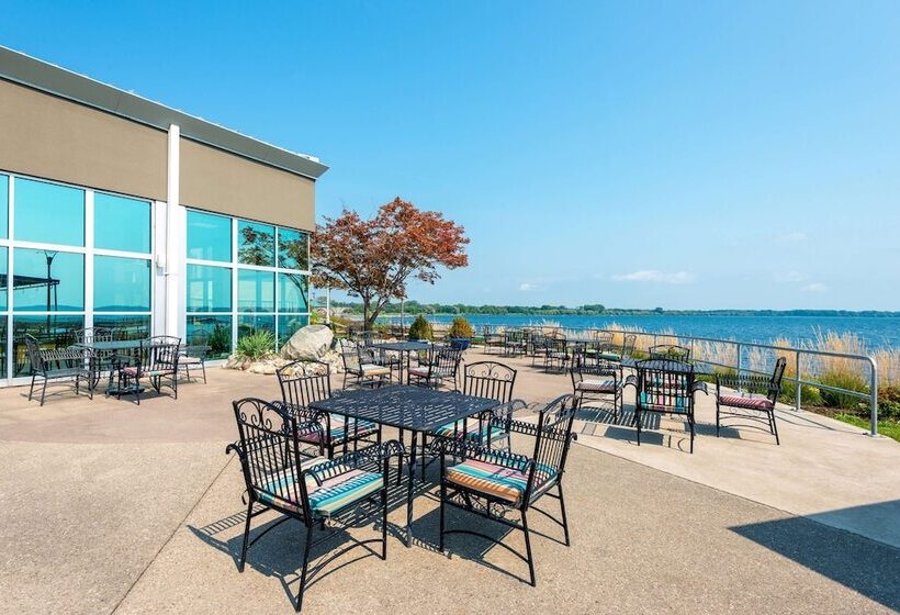 41 Lakefront Hotel, Trademark Collection By Wyndham