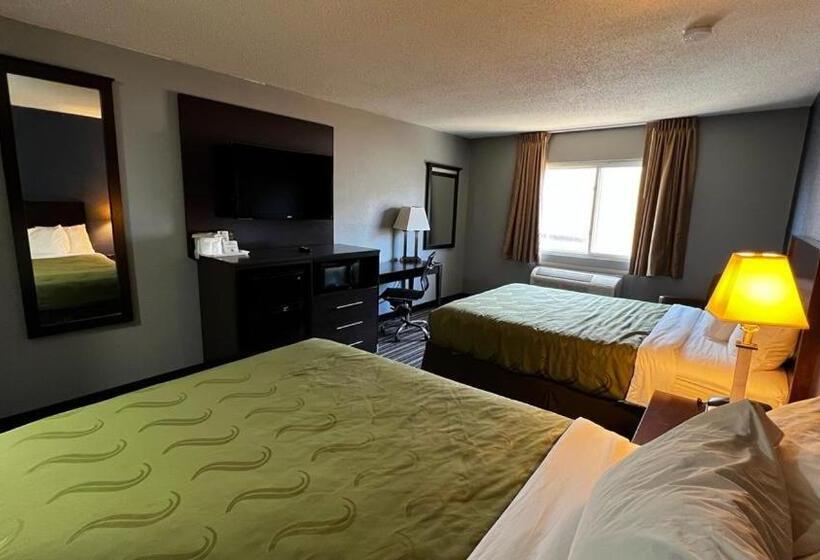 בית מלון כפרי Colby Inn And Suites