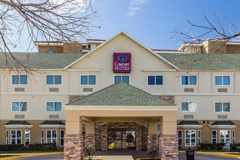 هتل Comfort Suites North Dallas