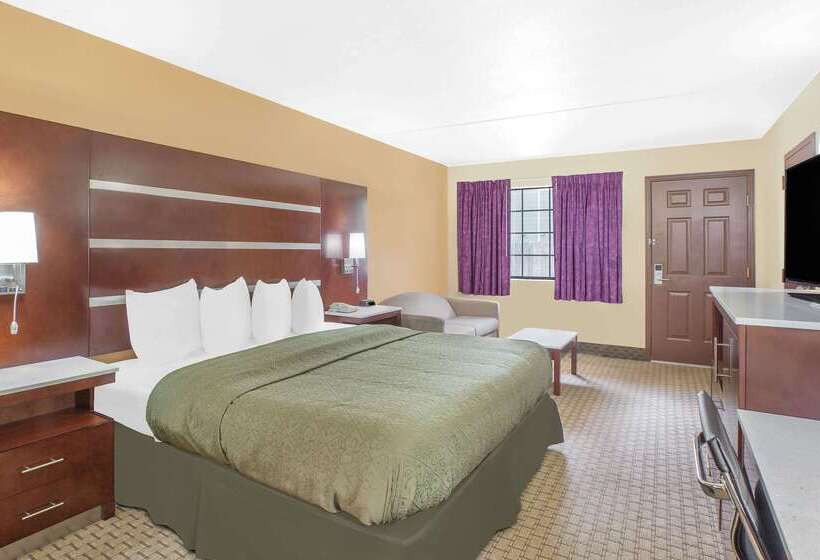 هتل Days Inn By Wyndham Fayetteville