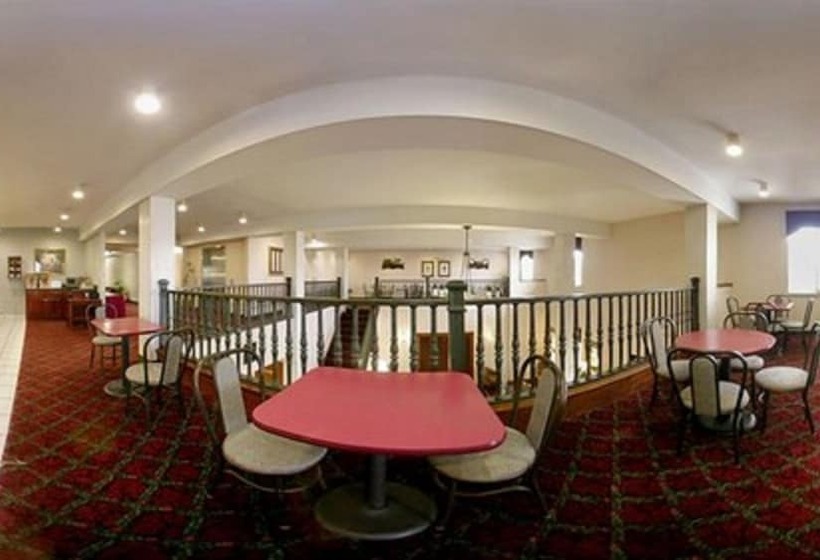 هتل Days Inn & Suites By Wyndham Hickory