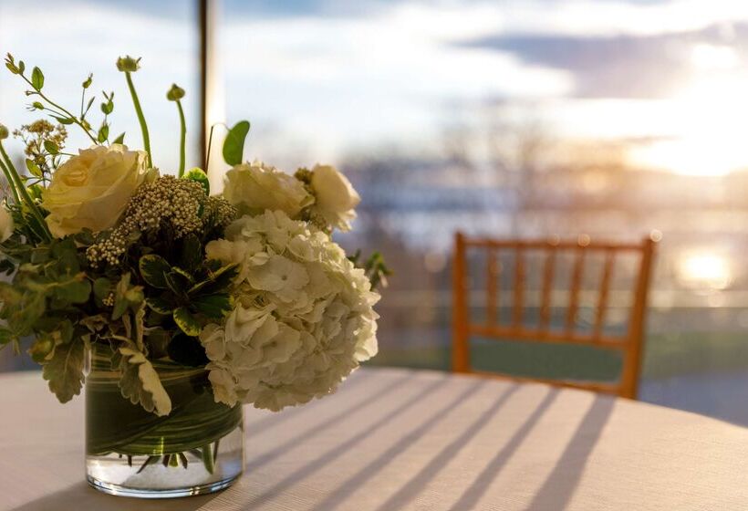 فندق Champlain Burlington, Curio Collection By Hilton