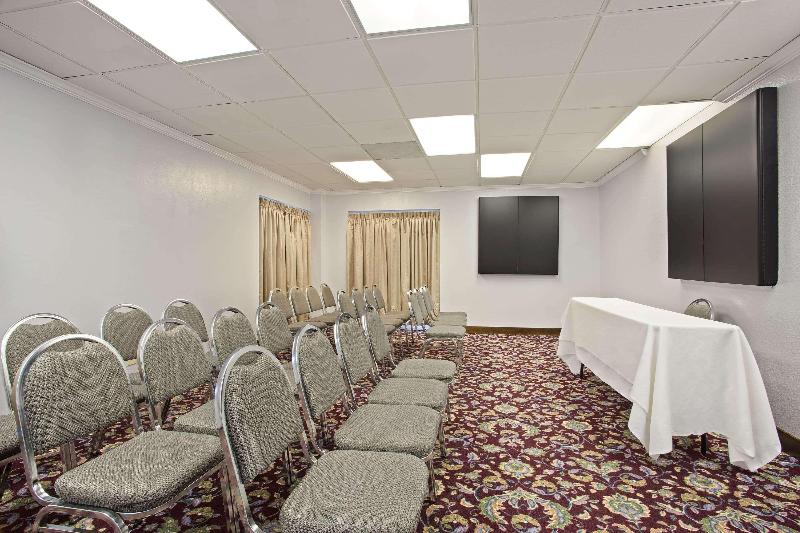 Отель Oasis Bay Suites, Tampa, Busch Gardens, Usf