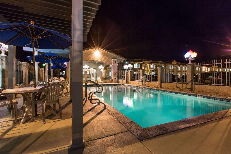 호텔 Quality Inn Near China Lake Naval Station