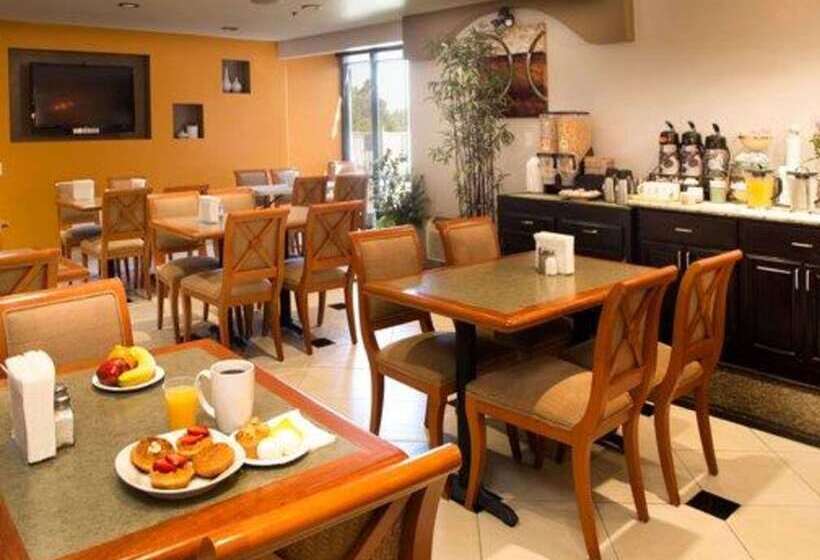 בית מלון כפרי Quality Inn Santa Clara Convention Center