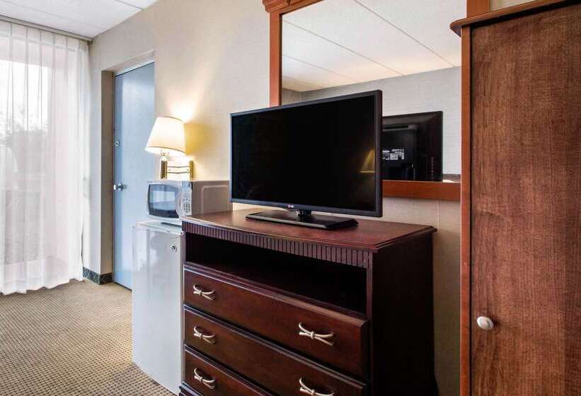 هتل Quality Inn