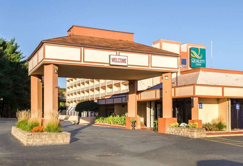 هتل Quality Inn