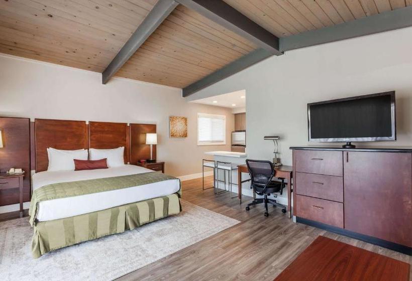 فندق Ramada By Wyndham San Diego North  & Conference Center
