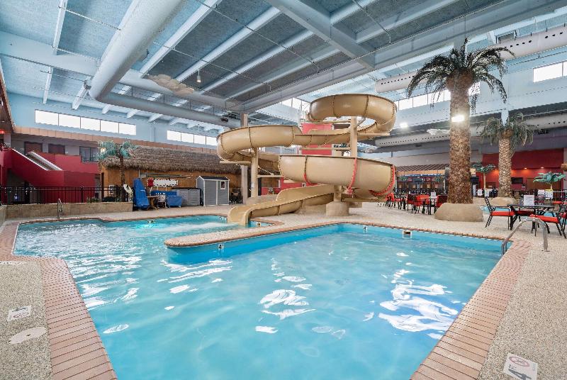 هتل Ramada By Wyndham Sioux Falls Airport   Waterpark Resort & Event Center