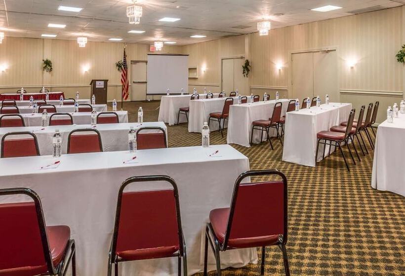 فندق Ramada By Wyndham Triangle/quantico