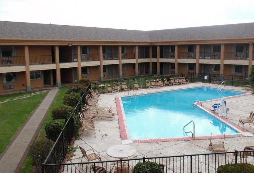 בית מלון כפרי Red Roof Inn & Suites Oklahoma City Southwest