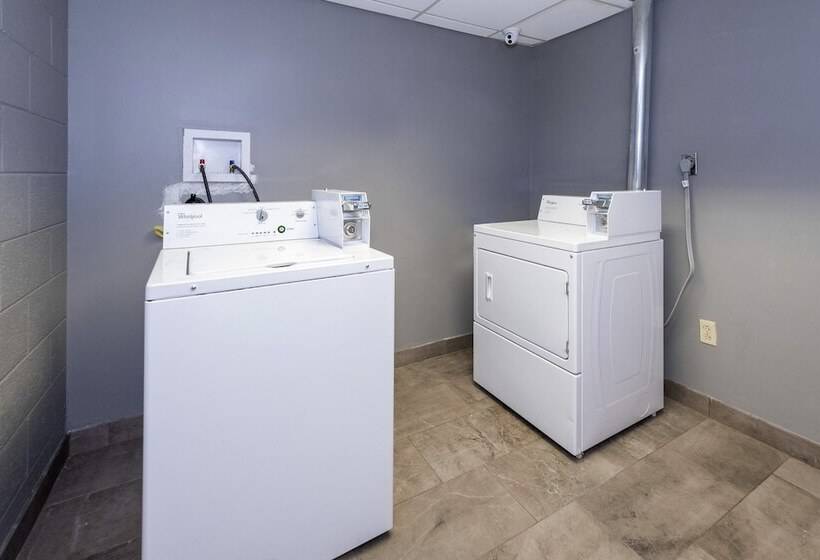 فندق Red Roof Inn & Suites Wilmington – New Castle