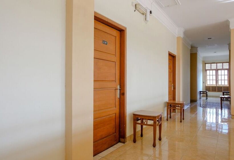فندق Sarangan Permai By Oyo Rooms