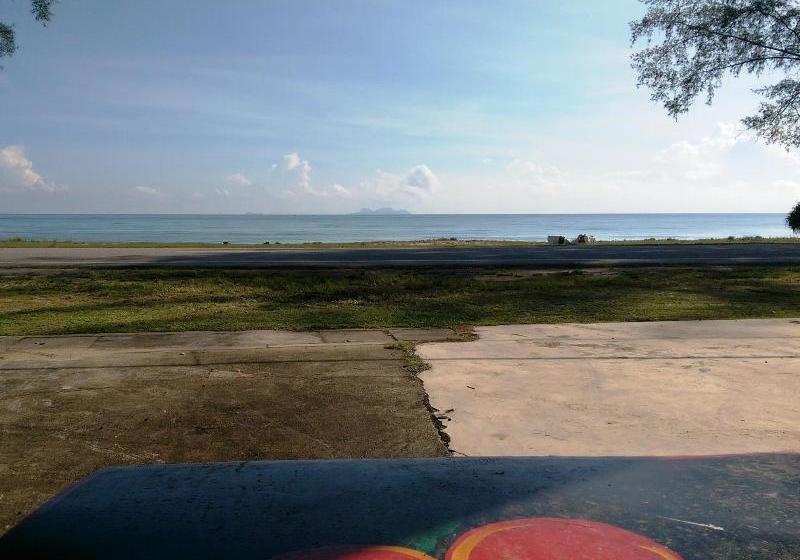 Отель Anggun Beach Guest House