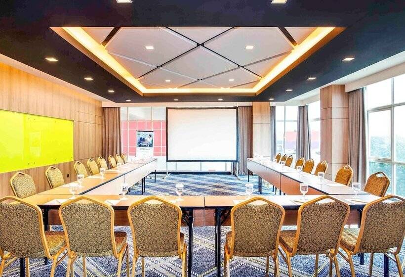 هتل Ibis Styles Bekasi Jatibening